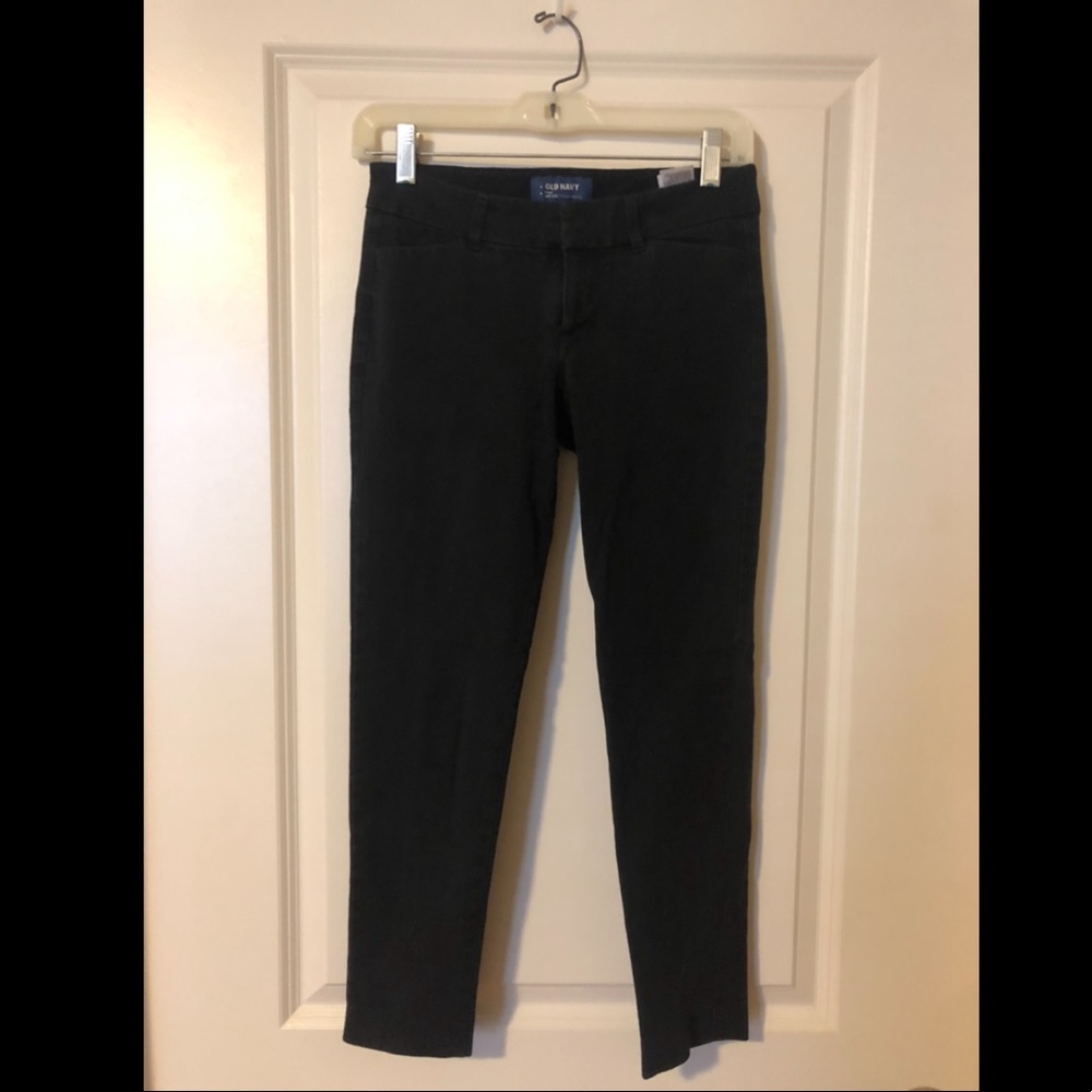 Old navy ankle length pixie pants